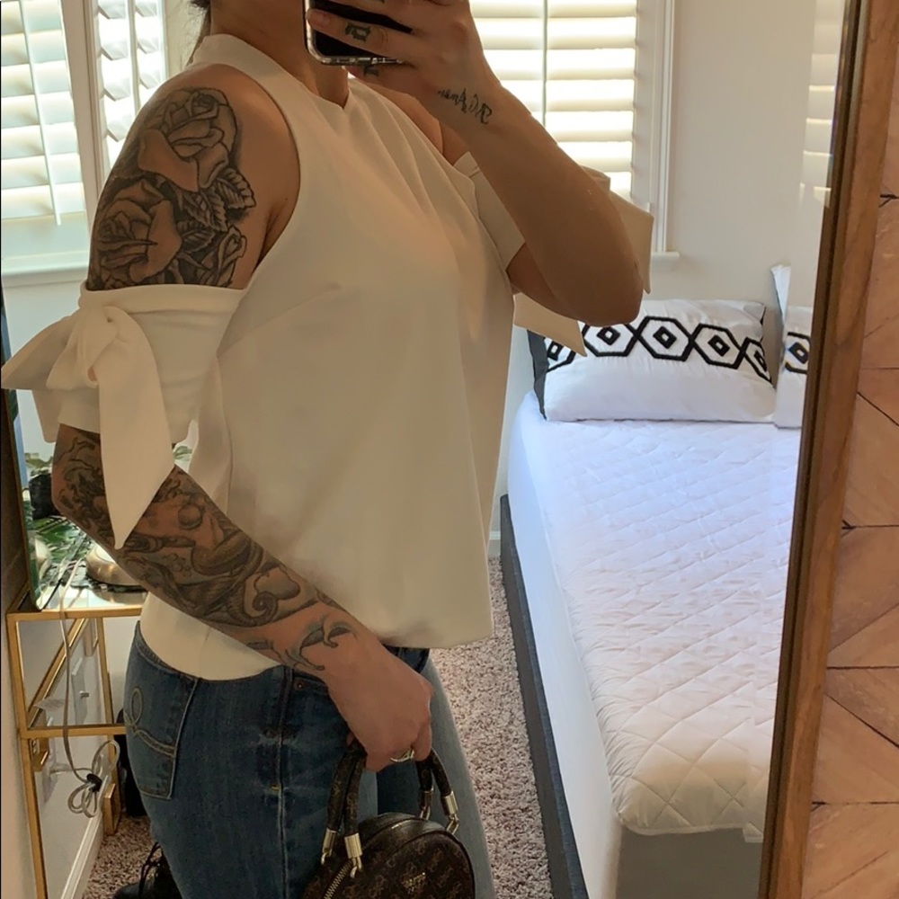 Guess top